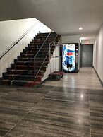 Scottish Inn and Suites