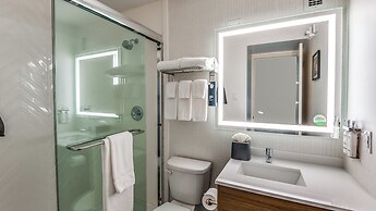 Holiday Inn Dallas Market Ctr Love Field by IHG