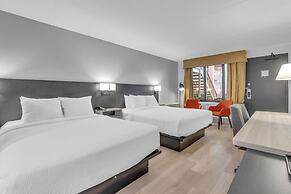 Seven Oaks Hotel Regina