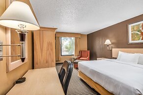 Seven Oaks Hotel Regina