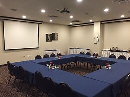 Seven Oaks Hotel Regina