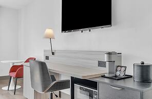 Seven Oaks Hotel Regina