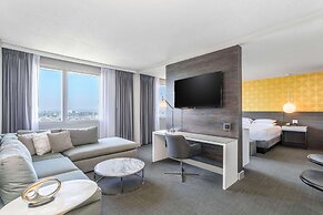 Hyatt Regency Los Angeles International Airport