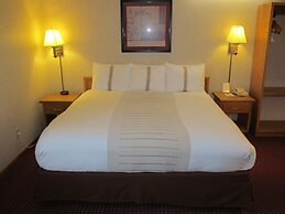 Fireside Inn & Suites