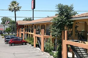 Econo Lodge Inn & Suites Lodi - Wine Country Area