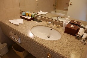 Yokohama Royal Park Hotel
