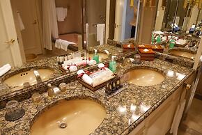 Yokohama Royal Park Hotel