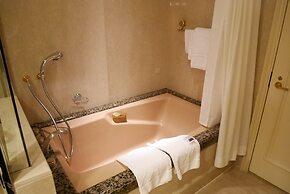 Yokohama Royal Park Hotel