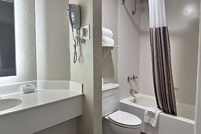 Days Inn by Wyndham San Diego Vista