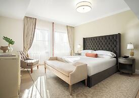 Cloister at The Boca Raton