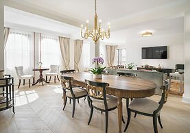 Cloister at The Boca Raton