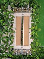 Cloister at The Boca Raton