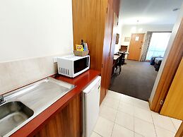 Golden Grain Motor Inn