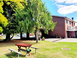 Golden Grain Motor Inn