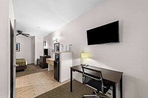 Best Western Delhi Inn