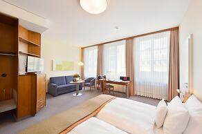 Glärnischhof by Trinity