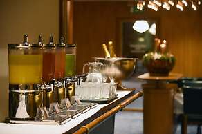 Glärnischhof by Trinity