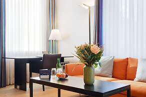 Glärnischhof by Trinity