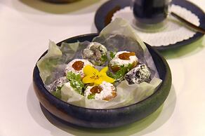 Glärnischhof by Trinity