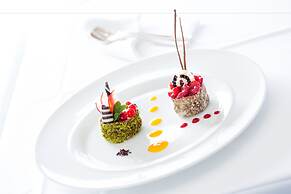 Glärnischhof by Trinity