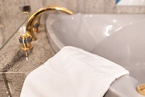 Glärnischhof by Trinity