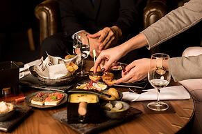 Glärnischhof by Trinity