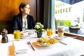 Glärnischhof by Trinity