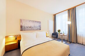 Glärnischhof by Trinity