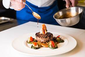 Glärnischhof by Trinity