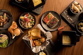 Glärnischhof by Trinity