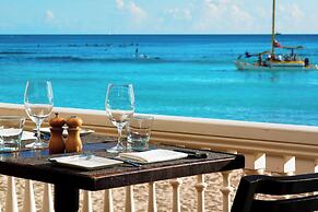 Moana Surfrider, A Westin Resort & Spa, Waikiki Beach