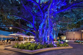 Moana Surfrider, A Westin Resort & Spa, Waikiki Beach