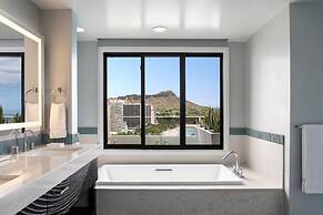 Moana Surfrider, A Westin Resort & Spa, Waikiki Beach