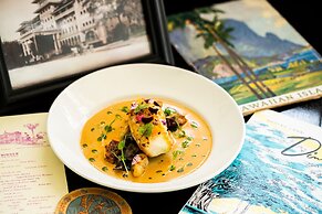 Moana Surfrider, A Westin Resort & Spa, Waikiki Beach