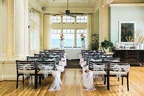 Moana Surfrider, A Westin Resort & Spa, Waikiki Beach