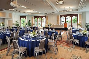 Moana Surfrider, A Westin Resort & Spa, Waikiki Beach