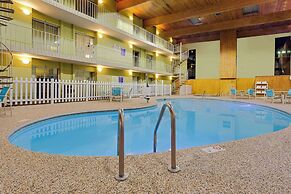 Ramada by Wyndham Marquette