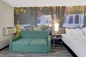 Clarion Pointe Near Erie Casino