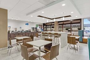 Clarion Pointe Near Erie Casino