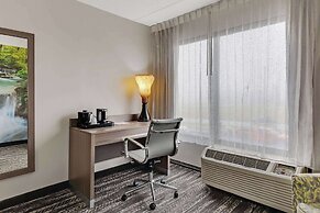 Clarion Pointe Near Erie Casino