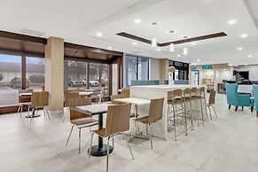 Clarion Pointe Near Erie Casino