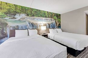 Clarion Pointe Near Erie Casino