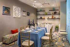 DoubleTree by Hilton Chicago - North Shore Conference Center