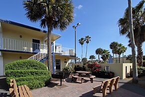Days Inn by Wyndham Cocoa Beach Port Canaveral