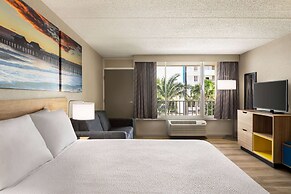 Days Inn by Wyndham Cocoa Beach Port Canaveral