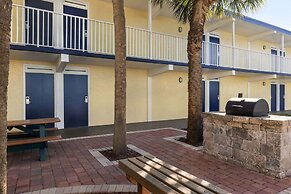 Days Inn by Wyndham Cocoa Beach Port Canaveral