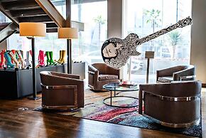 ANDAZ WEST HOLLYWOOD, BY HYATT