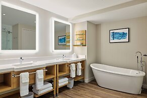 Delta Hotels by Marriott Muskegon Convention Center