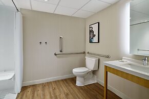 Delta Hotels by Marriott Muskegon Convention Center