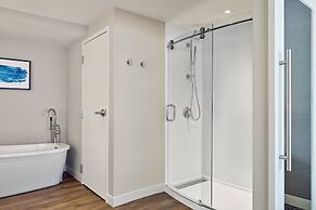 Delta Hotels by Marriott Muskegon Convention Center